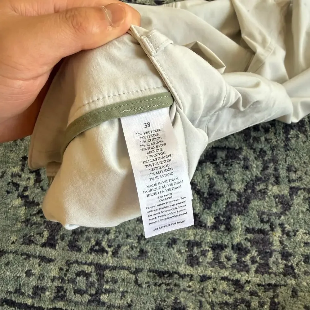 Faherty Men’s 9” Inseam All Day Shorts in Stone- Size 38